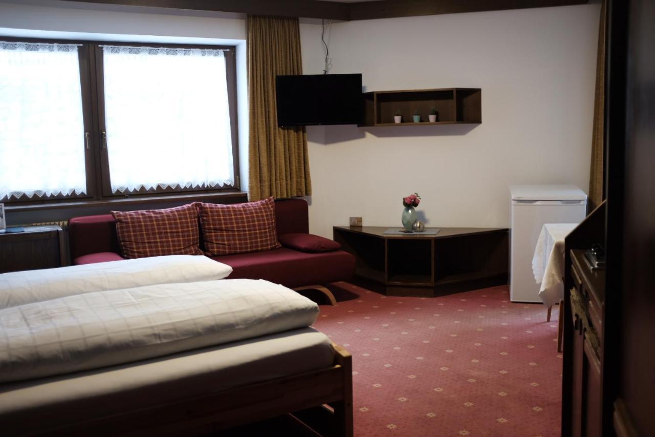 Garni Trojer Hotell Sand in Taufers Exteriör bild